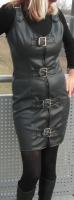 Bild zum Artikel: Latex Trägerkleid (das kleine schwarze)